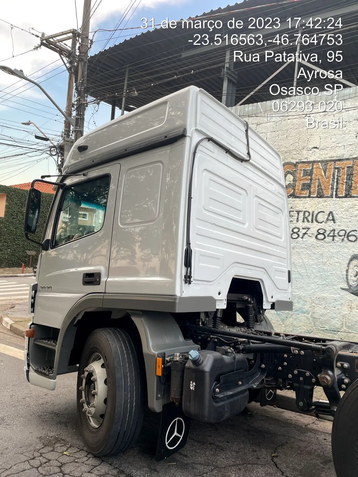 Cabine de caminhão refeita pela equipe da Recuperadora